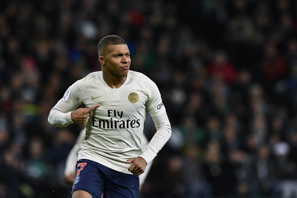 英国博主镜头里的新疆：不止有四季风光，更有“沙退人进”的震撼